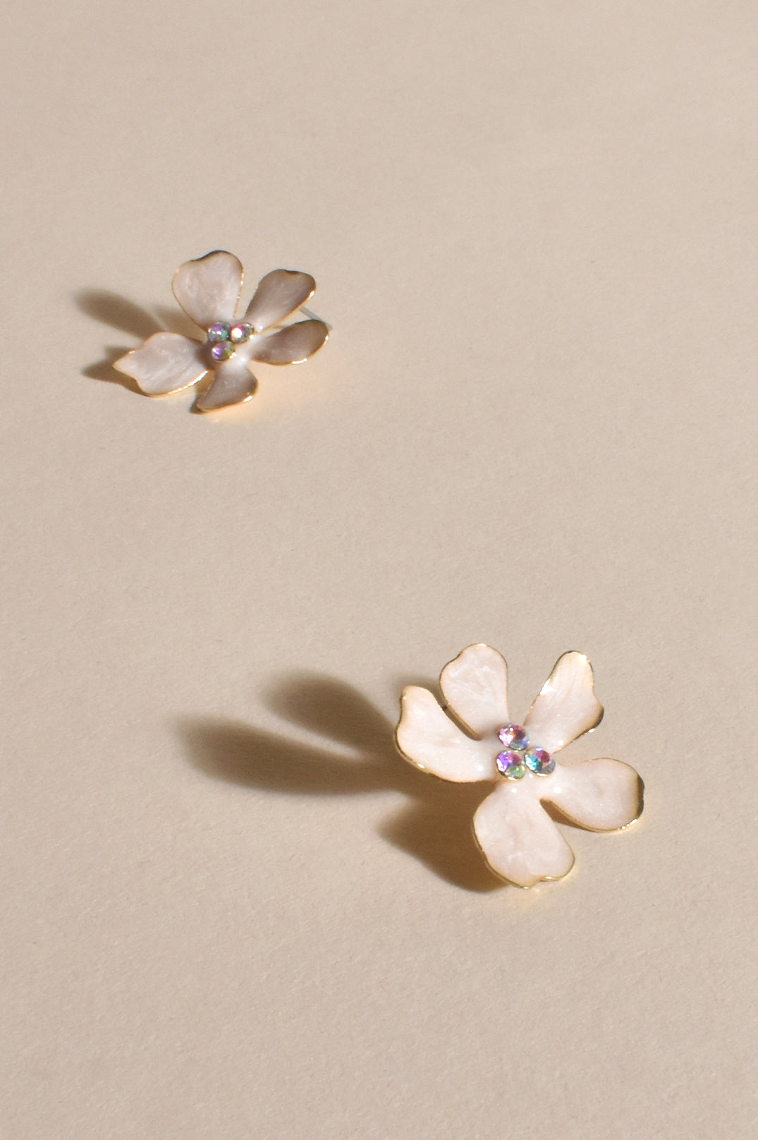 ENAMEL FLOWER EARRINGS